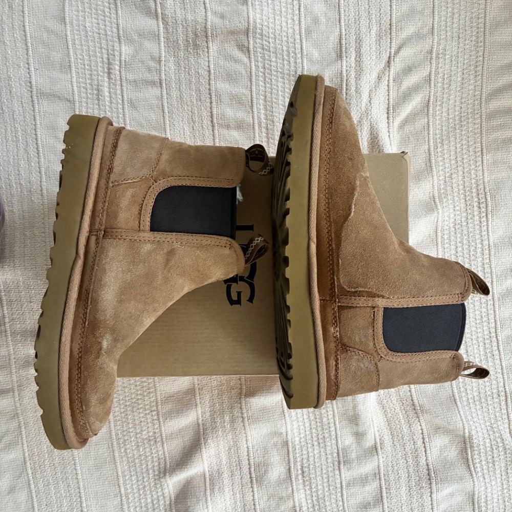 Ugg - kids boots (boys 7) - Picture 4 of 7